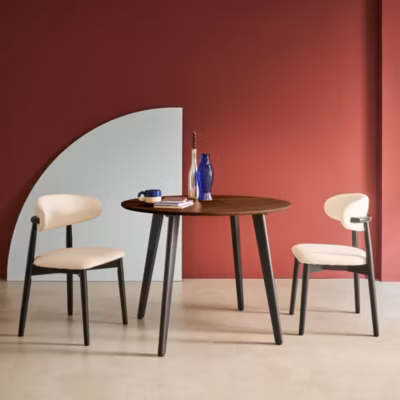 Table à manger ronde effet noyer pieds métal noir 4 places