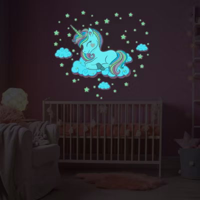 Sticker phosphorescent lumineux – LICORNE DANS LES NUAGES – Autocollant mural plafond enfant fluorescent – 90x105cm