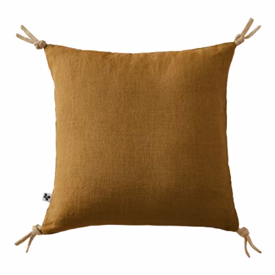 Coussin 45 x 45 cm en lin lavé caramel avec 4 nouettes en jute – LUISA
