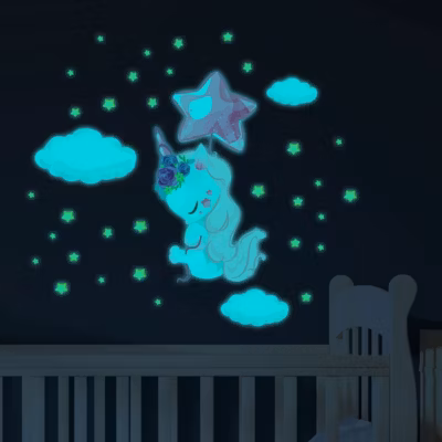 Sticker phosphorescent lumineux – LICORNE ENVOLÉ + 110 ÉTOILES – Autocollant mural plafond enfant fluorescent – 145x110cm