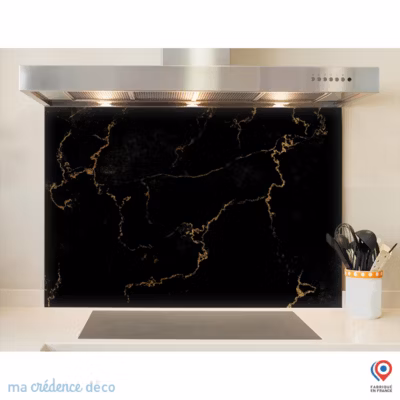 Crédence cuisine fond de hotte Marbre noir de Trieste doré – Verre trempé – L 90 cm x H 50 cm – MaCrédenceDéco