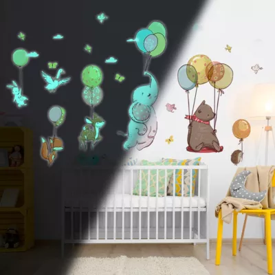 Sticker phosphorescent lumineux – ANIMAUX ET BALLONS DANS LES AIRS – Autocollant mural plafond enfant fluorescent – 105x80cm
