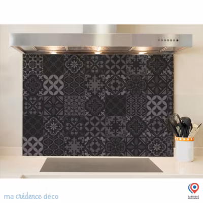 Crédence cuisine fond de hotte Carreaux ciment classique 2 noir – Verre trempé – L 60 cm x H 45 cm – MaCrédenceDéco