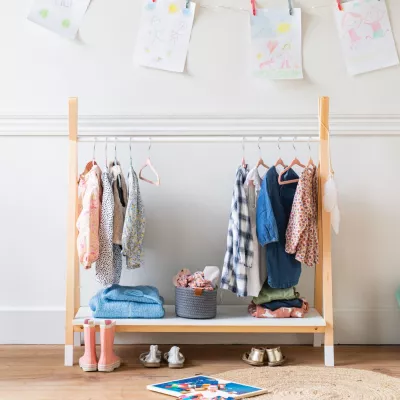Penderie pour enfant bois et blanche LOU – HAPPY GARDEN