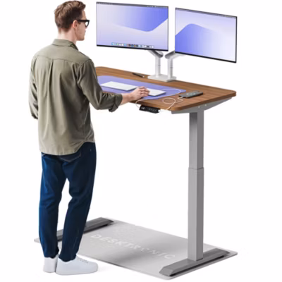 Desktronic Bureau assis debout HomeOne 120x60cm – Électrique Réglable en Hauteur – Chargeur USB/USB-C – Gris/Noyer