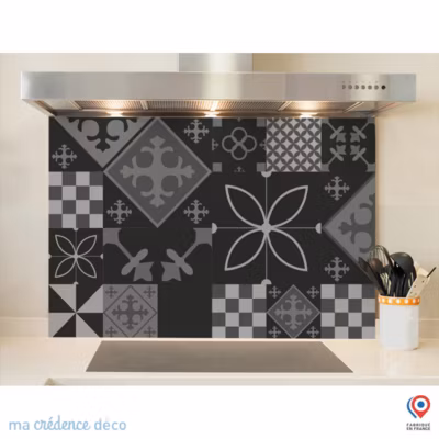 Crédence cuisine fond de hotte Carreaux ciment patchwork 3 noir – Verre trempé – L 90 cm x H 70 cm – MaCrédenceDéco