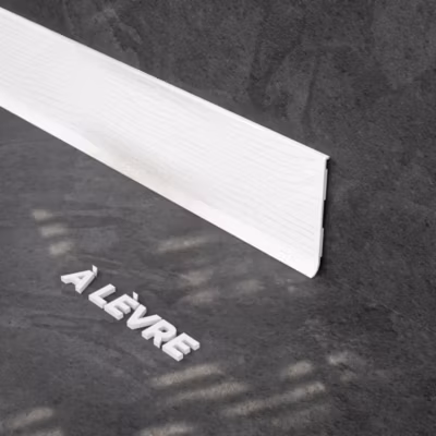 Plinthe à Lèvre PVC – Frêne blanc – 1 m