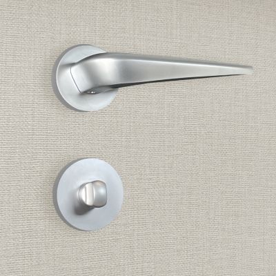 Poignée de porte design à condamnation finition aspect chrome mat Alissia – KATCHMEE