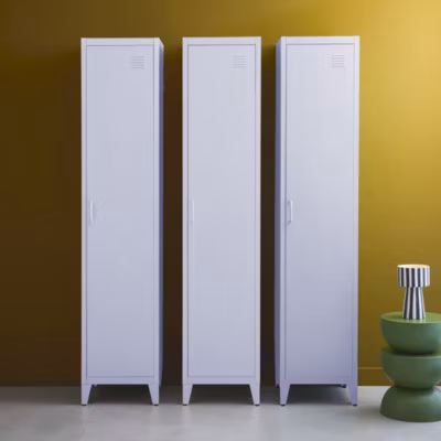 Armoire chambre enfant en acier lilas. 4 espaces de rangement. casier. L 38 x P 38 x H 180 cm